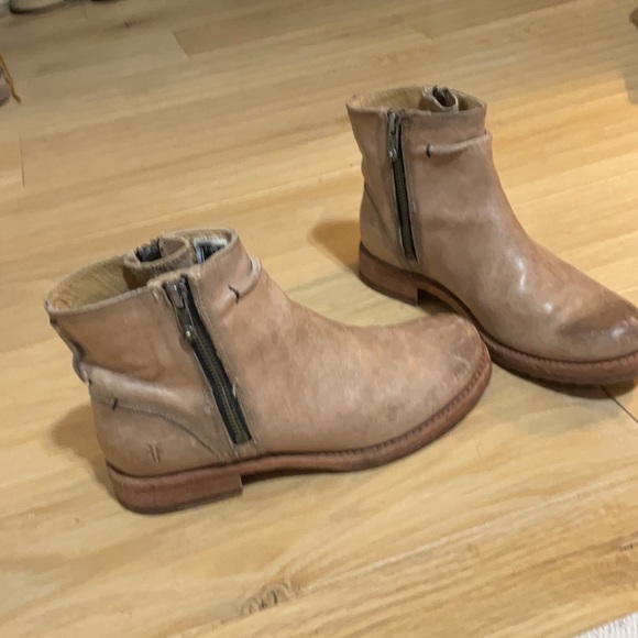 Women’s Frye boots - Picture 2 of 7